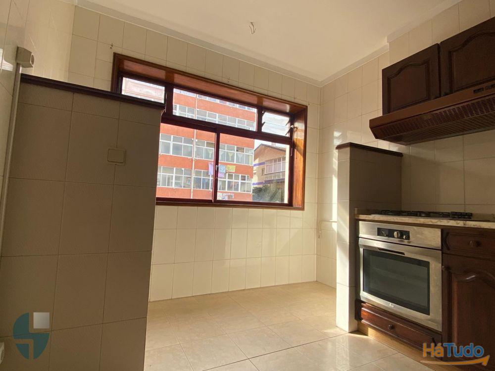 Apartamento T2 em Fânzeres a 950 metros do Metro. Apartamento T2 em Fânzeres a 950 metros do Metro.