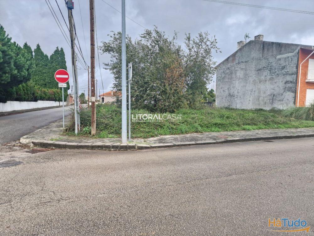 Lote de Terreno Aradas - Moradia com 3 Frentes Lote de Terreno Aradas - Moradia com 3 Frentes