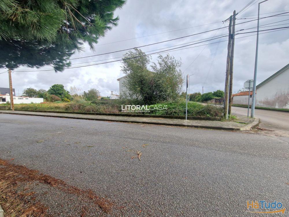 Lote de Terreno Aradas - Moradia com 3 Frentes Lote de Terreno Aradas - Moradia com 3 Frentes
