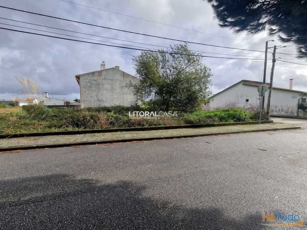 Lote de Terreno Aradas - Moradia com 3 Frentes Lote de Terreno Aradas - Moradia com 3 Frentes