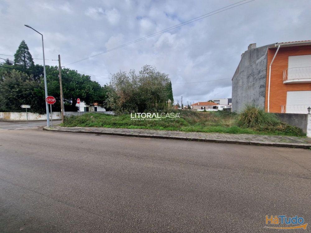 Lote de Terreno Aradas - Moradia com 3 Frentes Lote de Terreno Aradas - Moradia com 3 Frentes