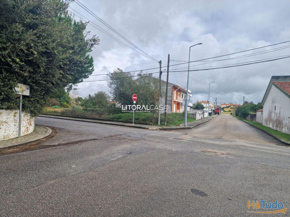 Lote de Terreno Aradas - Moradia com 3 Frentes Lote de Terreno Aradas - Moradia com 3 Frentes