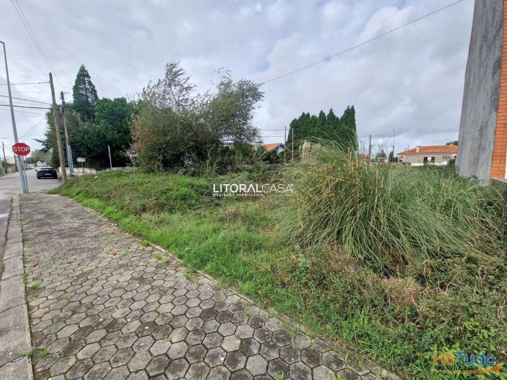 Lote de Terreno Aradas - Moradia com 3 Frentes Lote de Terreno Aradas - Moradia com 3 Frentes