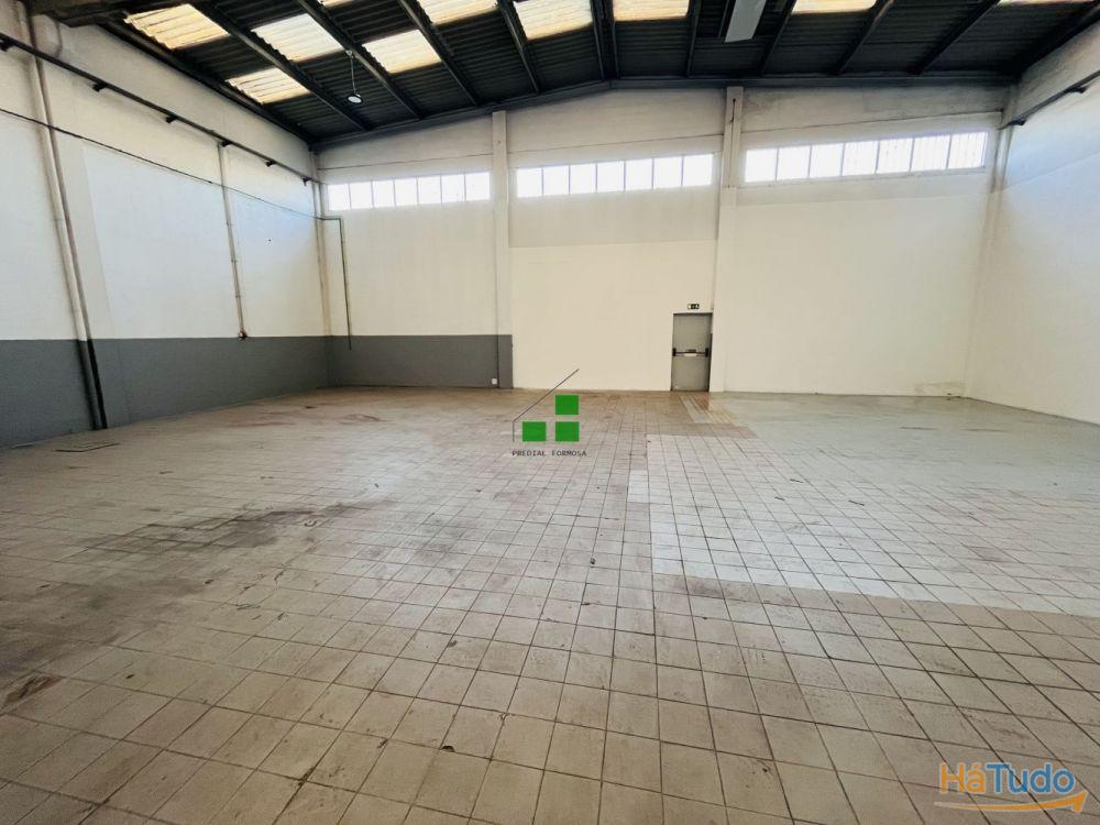 ARMAZÉM JUNTO À EXPONOR ARMAZÉM JUNTO À EXPONOR