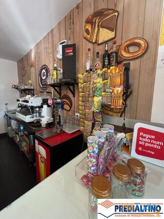 Trespasse de café com esplanada próximo ao Centro da Maia. Trespasse de café com esplanada próximo ao Centro da Maia.