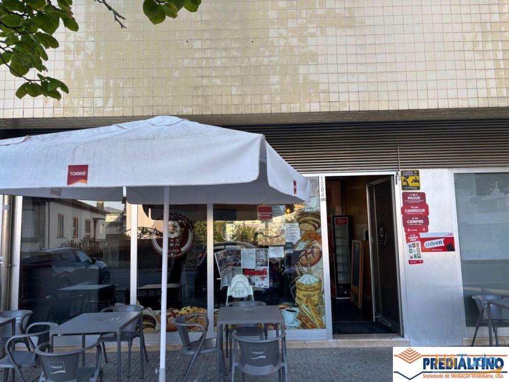 Trespasse de café com esplanada próximo ao Centro da Maia. Trespasse de café com esplanada próximo ao Centro da Maia.