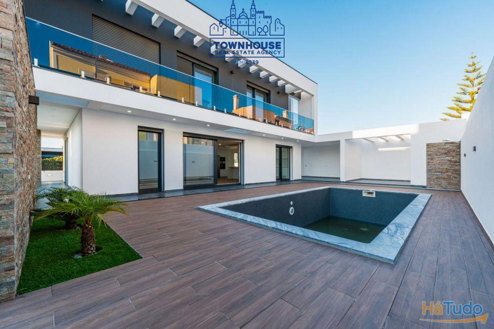 Moradia nova V4 Isolada em Azeitão com de 420m2 de terreno e ABP 210m2 com piscina Moradia nova V4 Isolada em Azeitão com de 420m2 de terreno e ABP 210m2 com piscina