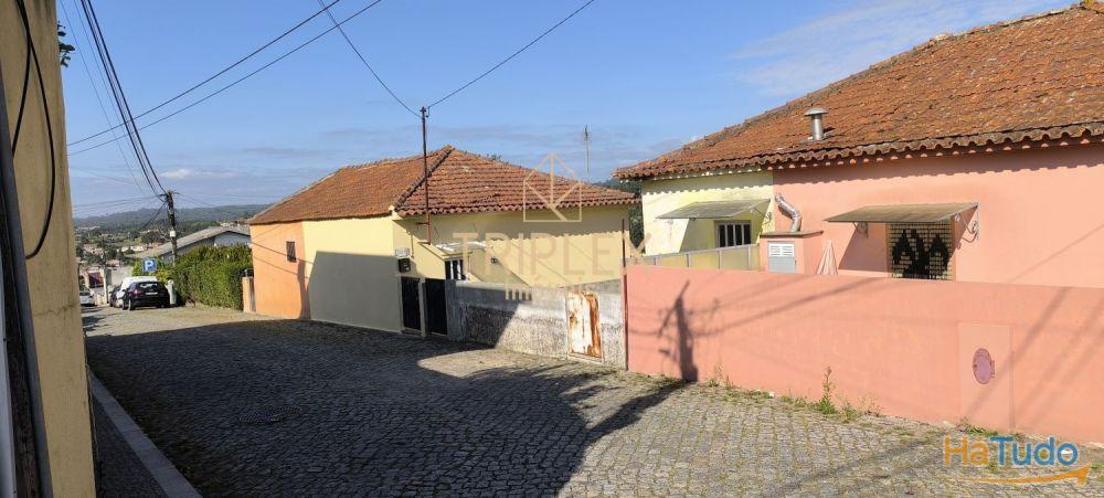 Casa com 3 inquilinos e Terreno - Monte Sta Cruz Casa com 3 inquilinos e Terreno - Monte Sta Cruz