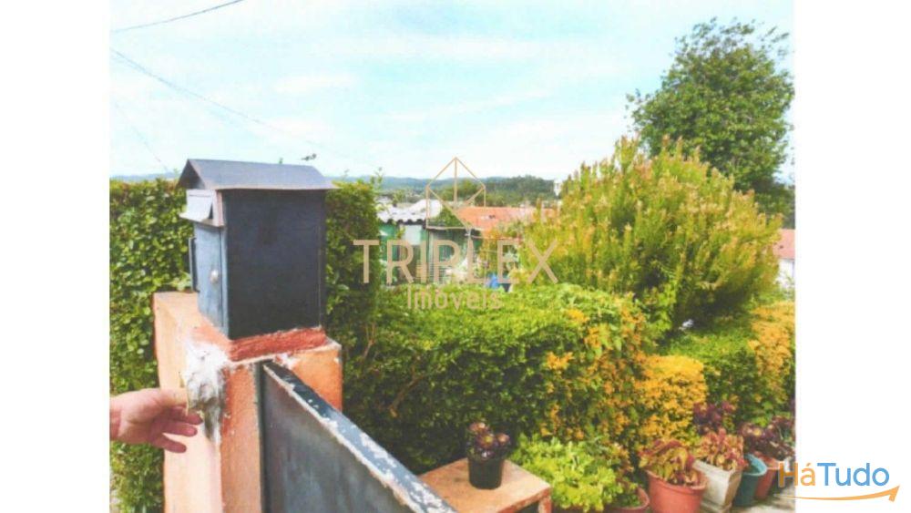 Casa com 3 inquilinos e Terreno - Monte Sta Cruz Casa com 3 inquilinos e Terreno - Monte Sta Cruz