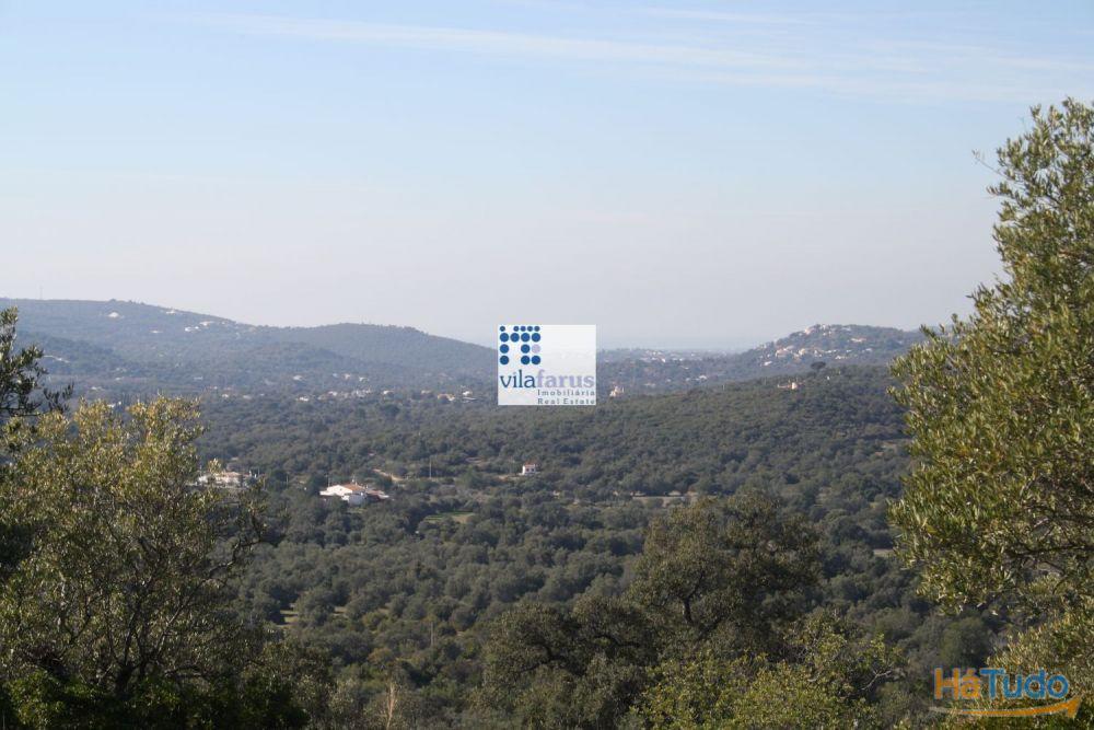 Moradia V2 para recuperar com vista mar Moradia V2 para recuperar com vista mar