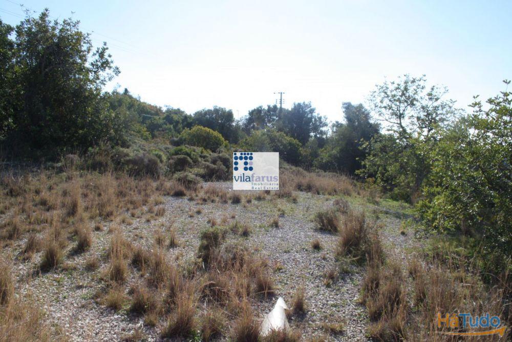 Moradia V2 para recuperar com vista mar Moradia V2 para recuperar com vista mar