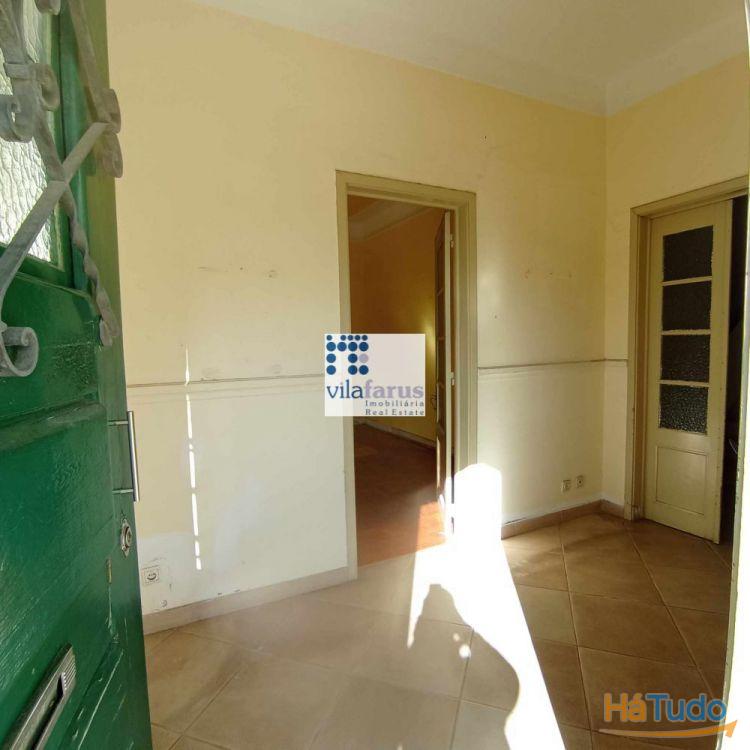 Fabulosa casa tradicional com amplo quintal no centro de Faro Fabulosa casa tradicional com amplo quintal no centro de Faro