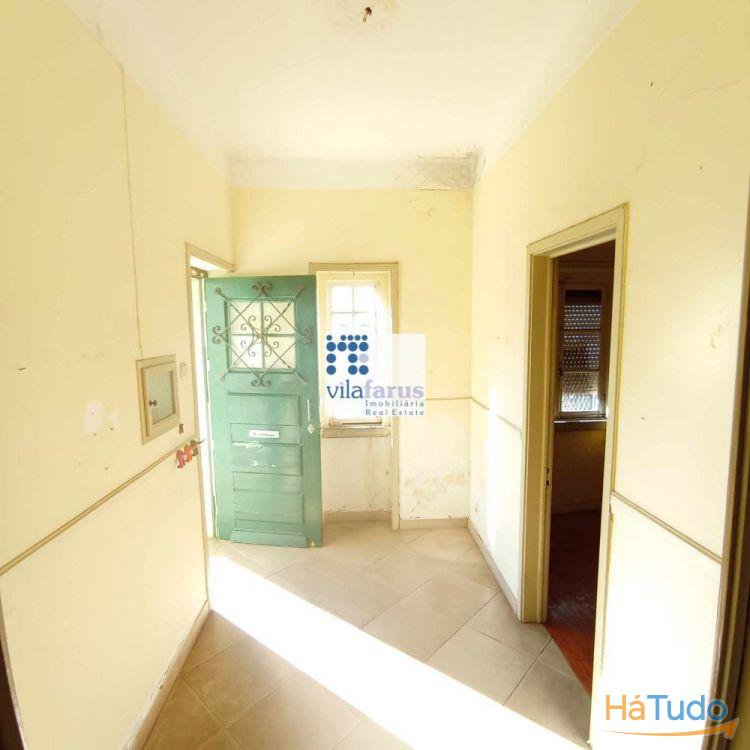 Fabulosa casa tradicional com amplo quintal no centro de Faro Fabulosa casa tradicional com amplo quintal no centro de Faro