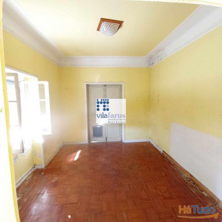 Fabulosa casa tradicional com amplo quintal no centro de Faro Fabulosa casa tradicional com amplo quintal no centro de Faro