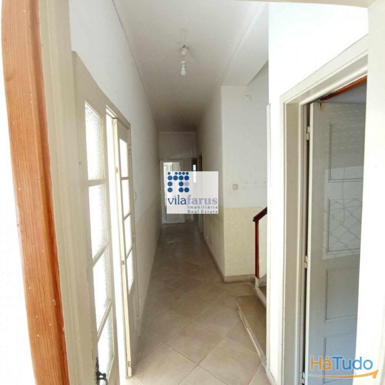 Fabulosa casa tradicional com amplo quintal no centro de Faro Fabulosa casa tradicional com amplo quintal no centro de Faro