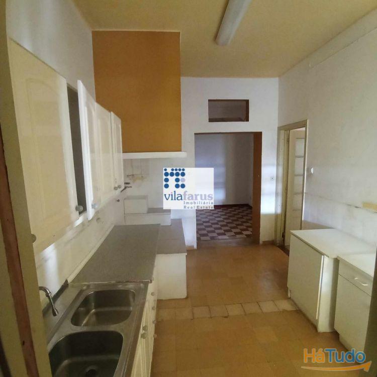 Fabulosa casa tradicional com amplo quintal no centro de Faro Fabulosa casa tradicional com amplo quintal no centro de Faro