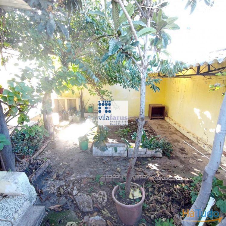 Fabulosa casa tradicional com amplo quintal no centro de Faro Fabulosa casa tradicional com amplo quintal no centro de Faro