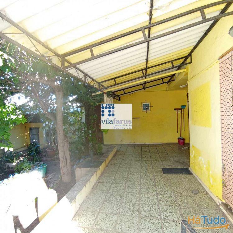 Fabulosa casa tradicional com amplo quintal no centro de Faro Fabulosa casa tradicional com amplo quintal no centro de Faro