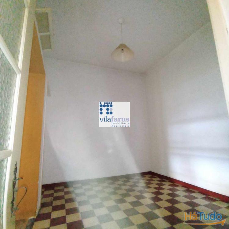 Fabulosa casa tradicional com amplo quintal no centro de Faro Fabulosa casa tradicional com amplo quintal no centro de Faro