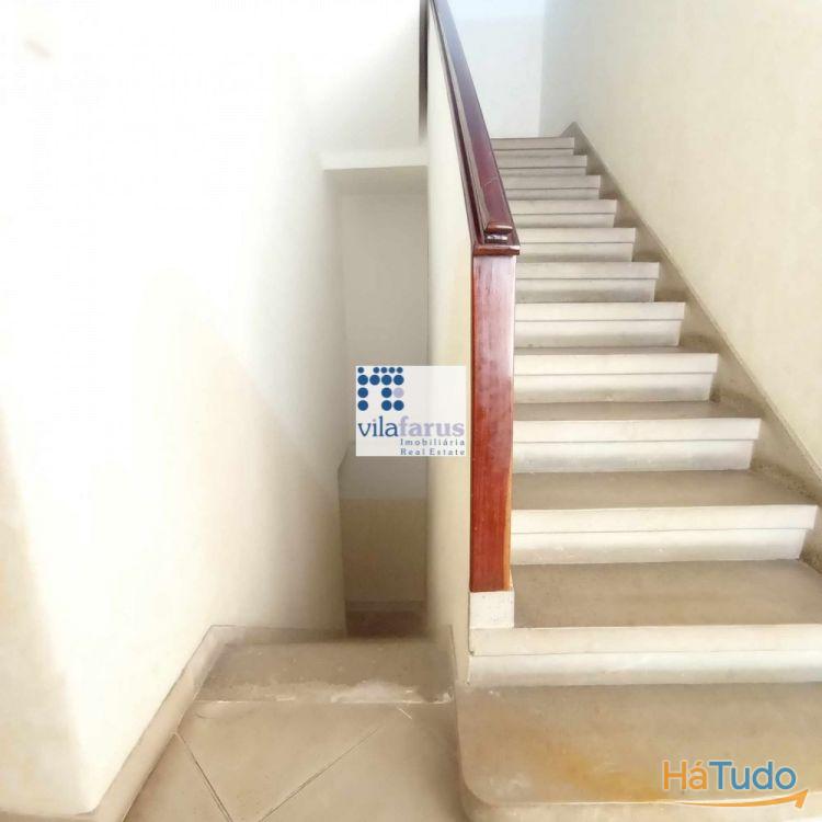 Fabulosa casa tradicional com amplo quintal no centro de Faro Fabulosa casa tradicional com amplo quintal no centro de Faro