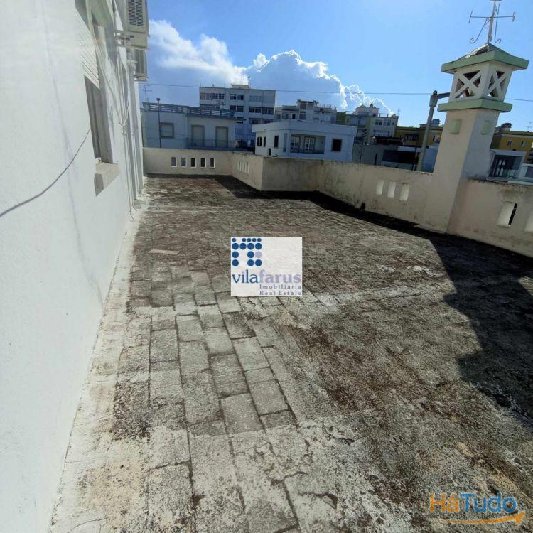 Fabulosa casa tradicional com amplo quintal no centro de Faro Fabulosa casa tradicional com amplo quintal no centro de Faro