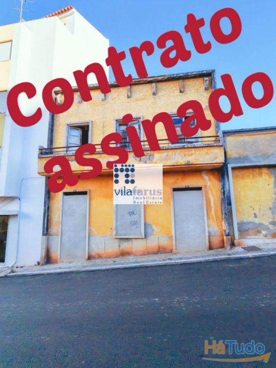 Prédio de 2 pisos com 168m2 ABC e quintal Prédio de 2 pisos com 168m2 ABC e quintal