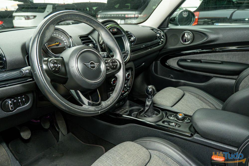 MINI Clubman . MINI Clubman .