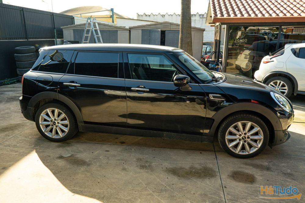 MINI Clubman . MINI Clubman .
