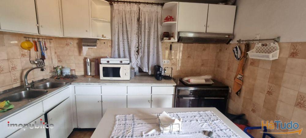 Moradia bifamiliar, para venda, Arcos de Valdevez - Guilhadeses e Santar Moradia bifamiliar, para venda, Arcos de Valdevez - Guilhadeses e Santar