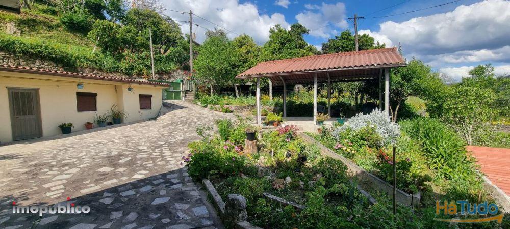 Moradia bifamiliar, para venda, Arcos de Valdevez - Guilhadeses e Santar Moradia bifamiliar, para venda, Arcos de Valdevez - Guilhadeses e Santar