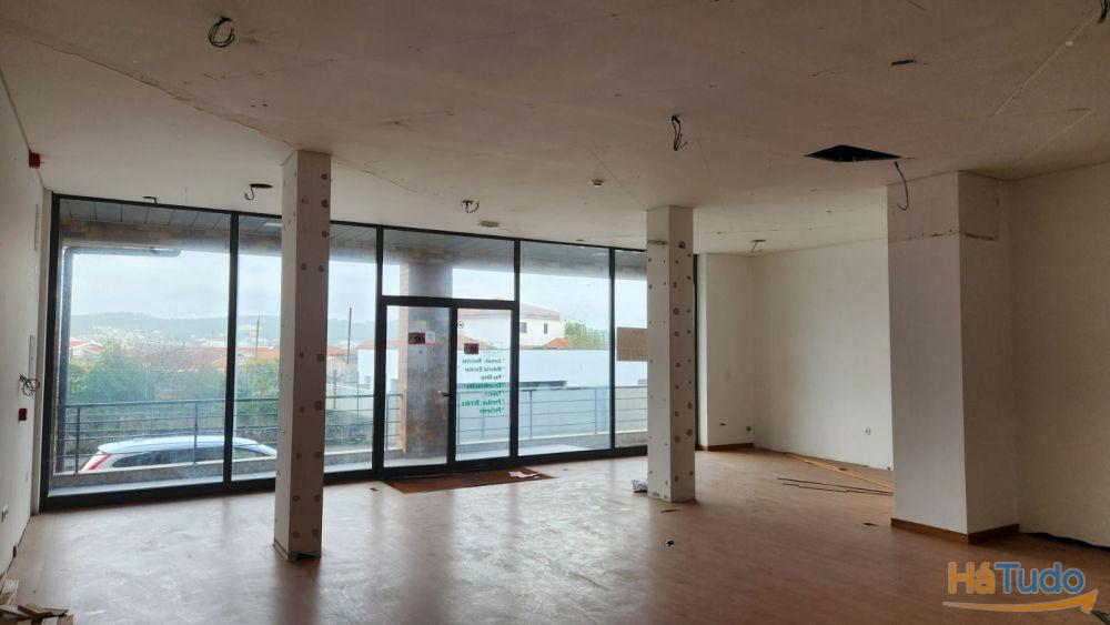 Arrenda-se Loja São Mamede de Coronado Arrenda-se Loja São Mamede de Coronado