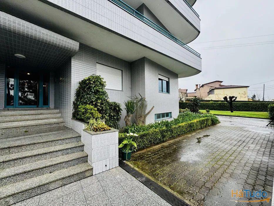 Apartamento T3-2 wcs-L.gar.gondomar Apartamento T3-2 wcs-L.gar.gondomar