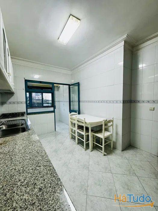 Apartamento T3-2 wcs-L.gar.gondomar Apartamento T3-2 wcs-L.gar.gondomar