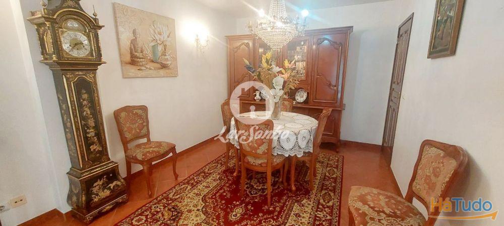 Moradia T4 com loja no R/C no centro da Póvoa de Varzim Moradia T4 com loja no R/C no centro da Póvoa de Varzim