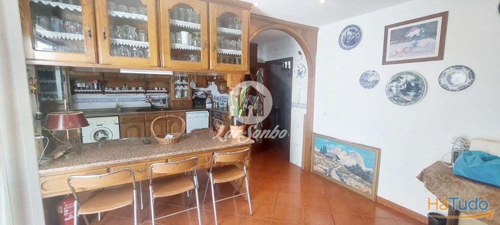 Moradia T4 com loja no R/C no centro da Póvoa de Varzim Moradia T4 com loja no R/C no centro da Póvoa de Varzim