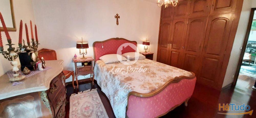 Moradia T4 com loja no R/C no centro da Póvoa de Varzim Moradia T4 com loja no R/C no centro da Póvoa de Varzim