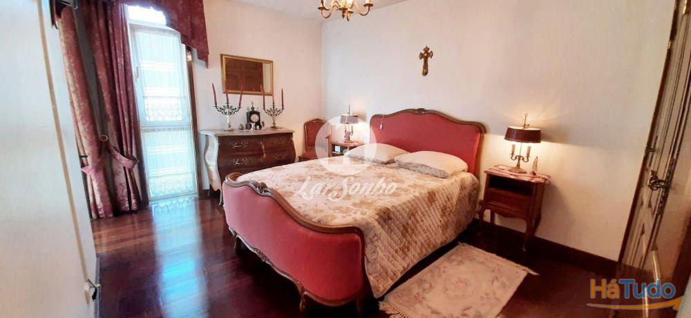 Moradia T4 com loja no R/C no centro da Póvoa de Varzim Moradia T4 com loja no R/C no centro da Póvoa de Varzim