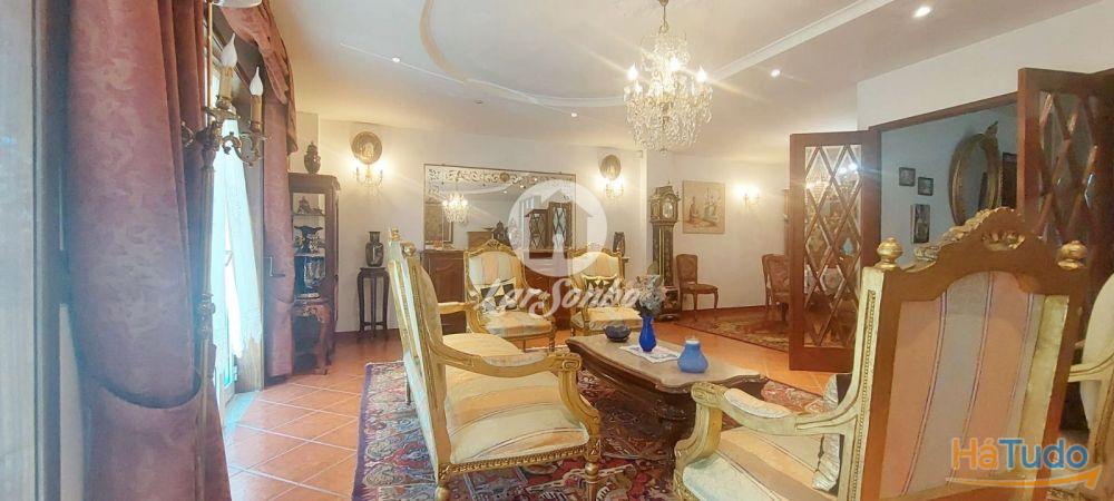 Moradia T4 com loja no R/C no centro da Póvoa de Varzim Moradia T4 com loja no R/C no centro da Póvoa de Varzim