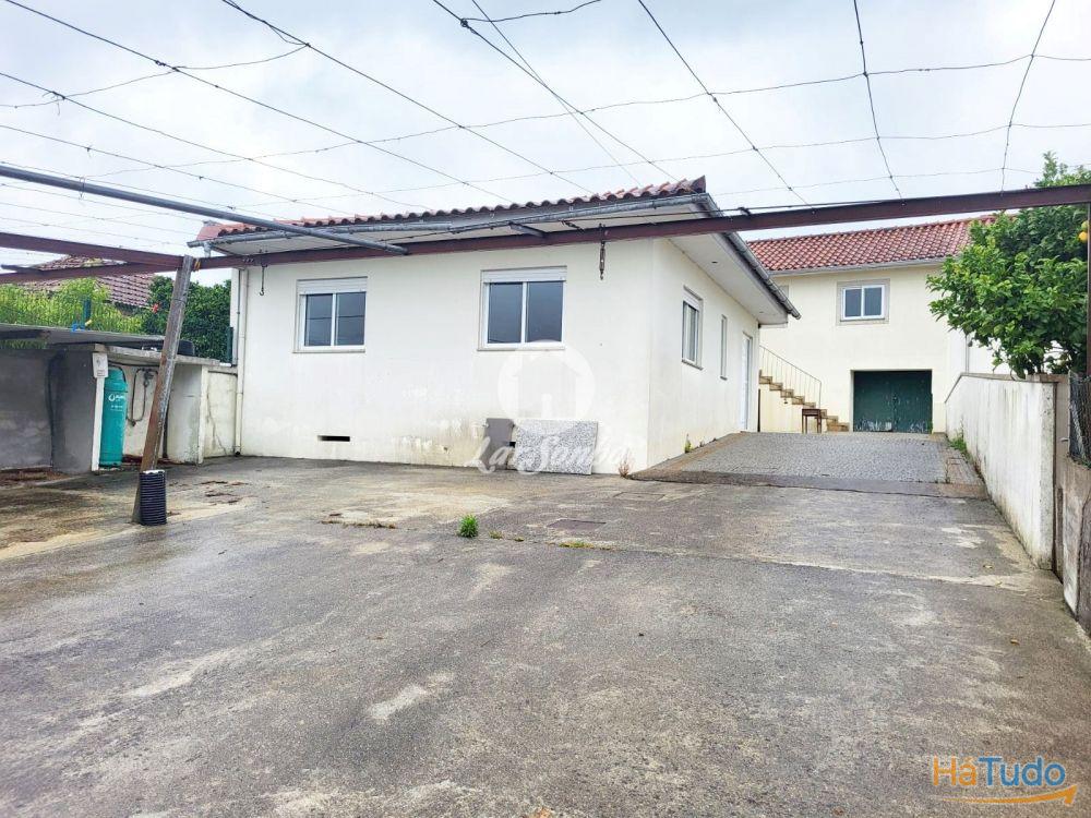 2 Moradias independentes T3 e T2 c/1000m2 em Rates, Póvoa de Varzim 2 Moradias independentes T3 e T2 c/1000m2 em Rates, Póvoa de Varzim