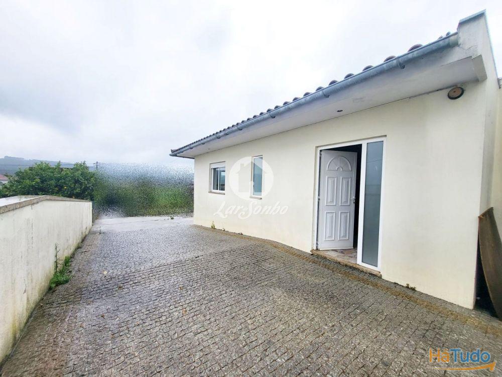 2 Moradias independentes T3 e T2 c/1000m2 em Rates, Póvoa de Varzim 2 Moradias independentes T3 e T2 c/1000m2 em Rates, Póvoa de Varzim