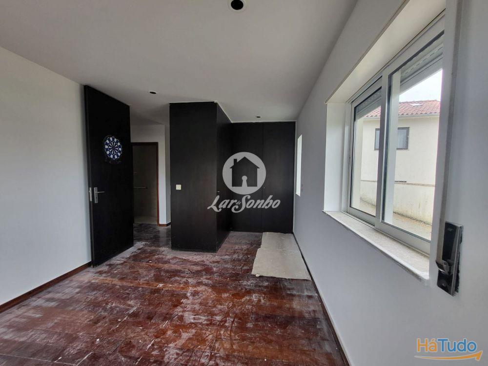 2 Moradias independentes T3 e T2 c/1000m2 em Rates, Póvoa de Varzim 2 Moradias independentes T3 e T2 c/1000m2 em Rates, Póvoa de Varzim