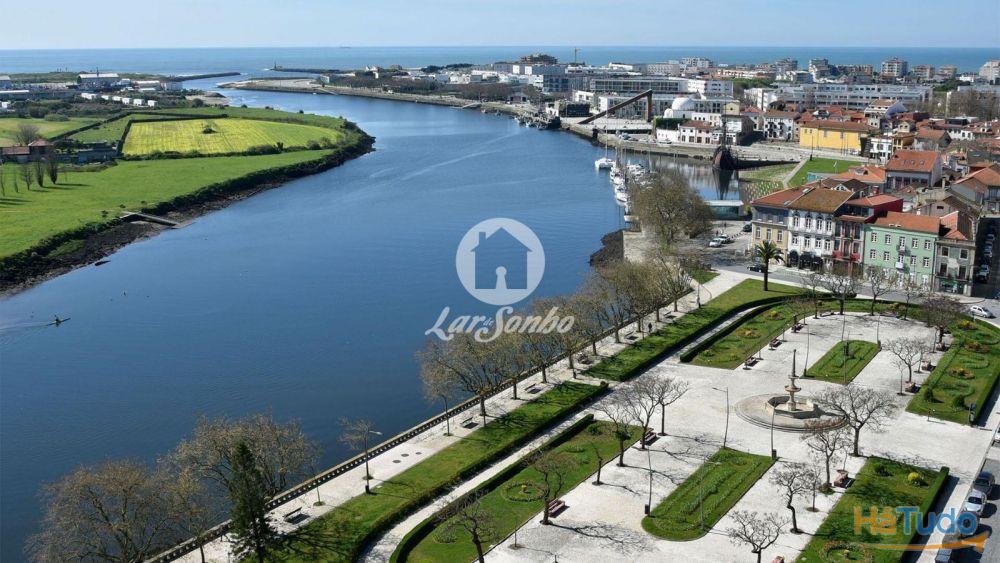 Moradia T6 c/ negócio no R/C no centro de Vila do Conde Moradia T6 c/ negócio no R/C no centro de Vila do Conde