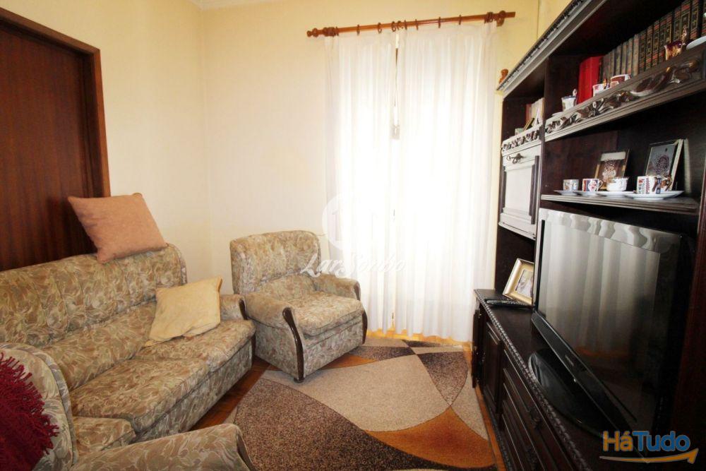 Moradia T6 c/ negócio no R/C no centro de Vila do Conde Moradia T6 c/ negócio no R/C no centro de Vila do Conde