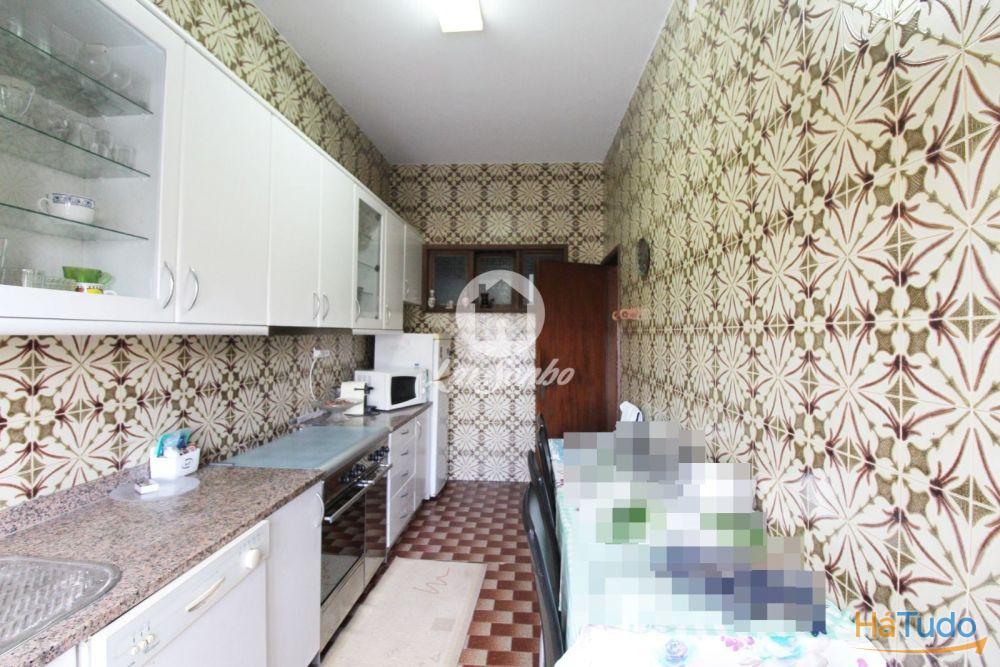 Moradia T6 c/ negócio no R/C no centro de Vila do Conde Moradia T6 c/ negócio no R/C no centro de Vila do Conde