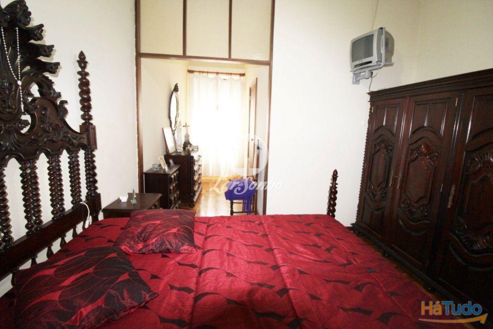 Moradia T6 c/ negócio no R/C no centro de Vila do Conde Moradia T6 c/ negócio no R/C no centro de Vila do Conde