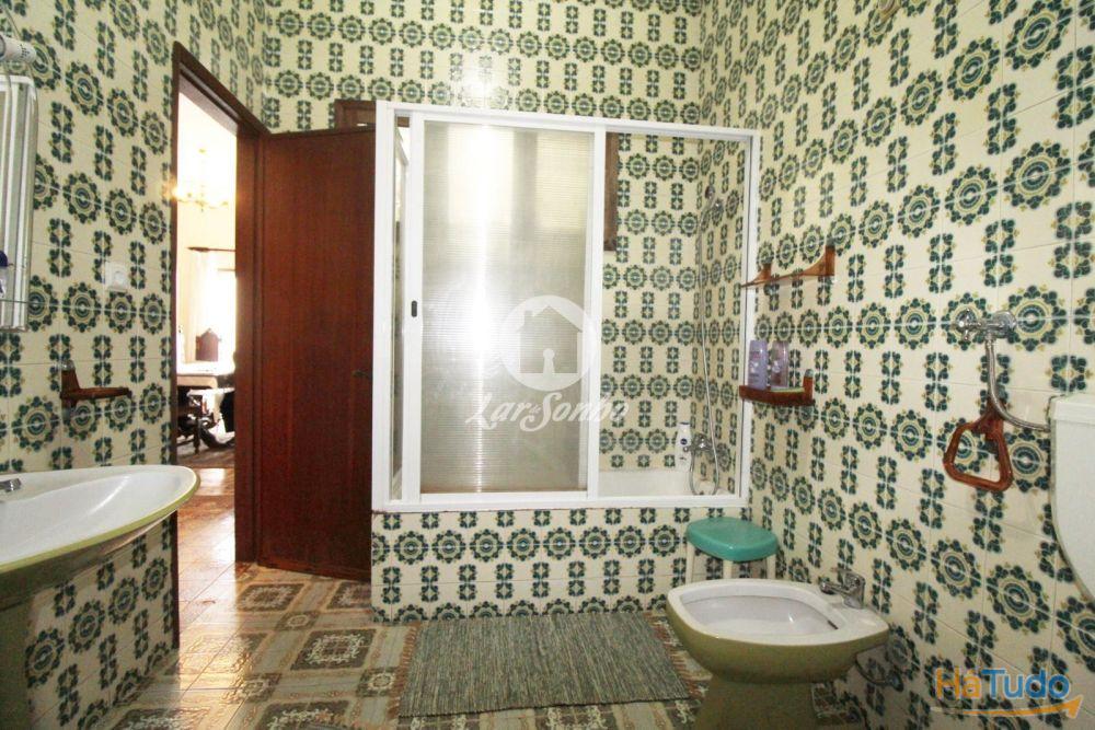 Moradia T6 c/ negócio no R/C no centro de Vila do Conde Moradia T6 c/ negócio no R/C no centro de Vila do Conde