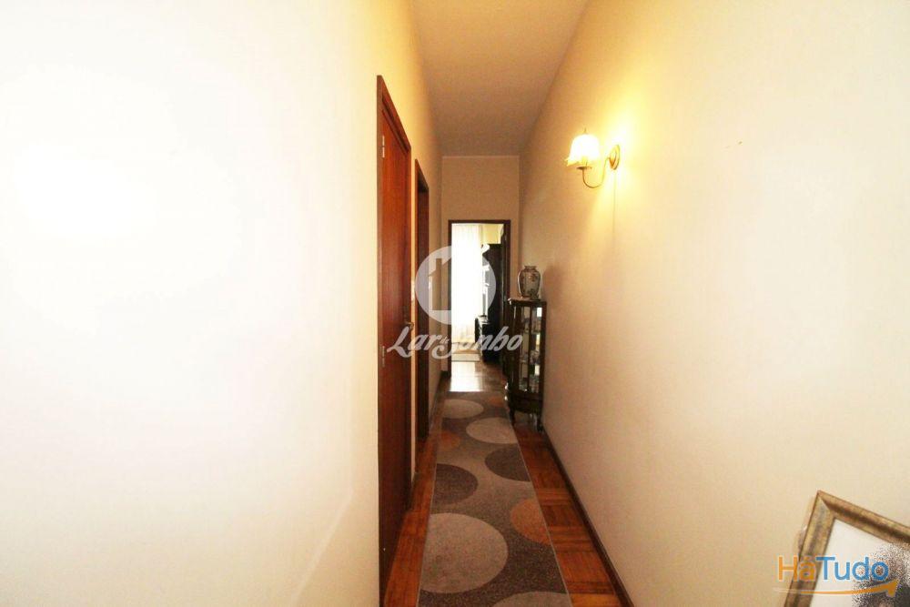 Moradia T6 c/ negócio no R/C no centro de Vila do Conde Moradia T6 c/ negócio no R/C no centro de Vila do Conde