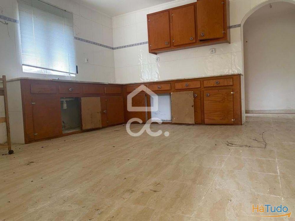 Moradia T3 em Casais e Alviobeira Moradia T3 em Casais e Alviobeira