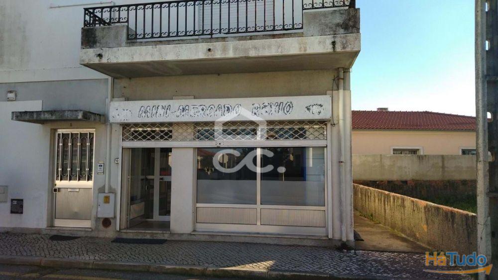 Loja com 33m2 de área para comercio ou serviços. Loja com 33m2 de área para comercio ou serviços.