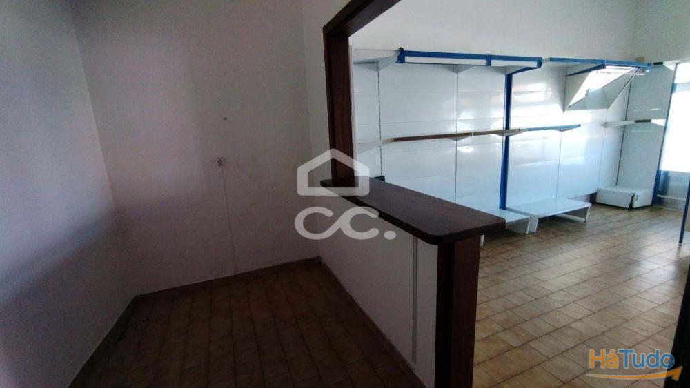 Loja com 33m2 de área para comercio ou serviços. Loja com 33m2 de área para comercio ou serviços.